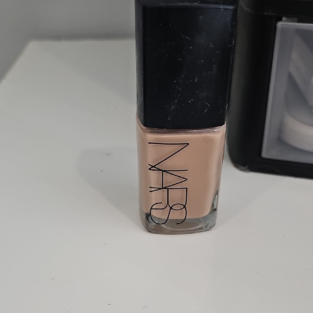 NARS Sheer Glow Foundation